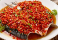 学习炒菜厨师培训机构剁椒鱼头的制作方法湘菜